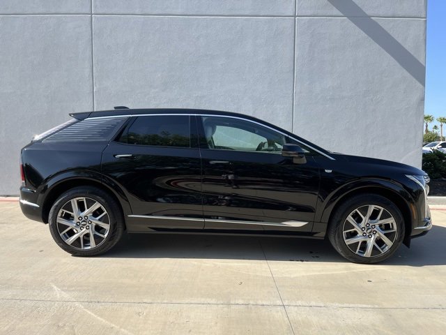 2025 Cadillac Optiq Luxury Sport photo 3