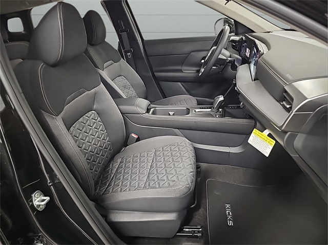 2025 Nissan Kicks SV photo 19