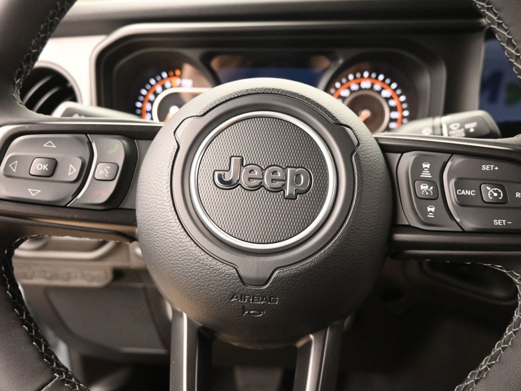 2025 Jeep Gladiator Willys photo 12