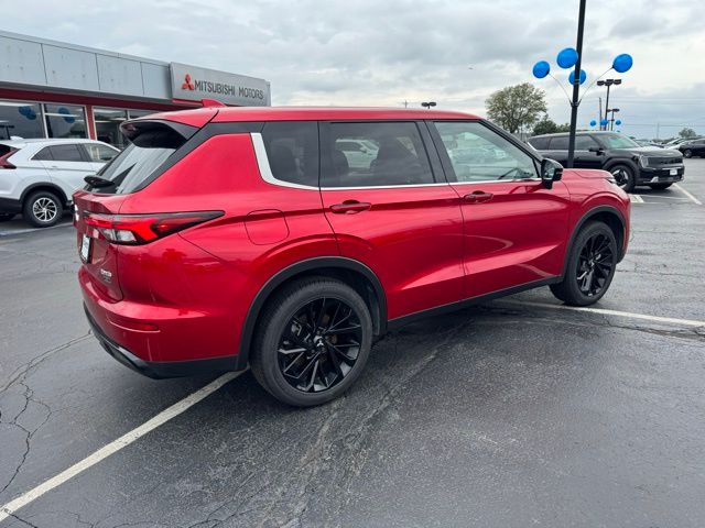 2024 Mitsubishi Outlander photo 5