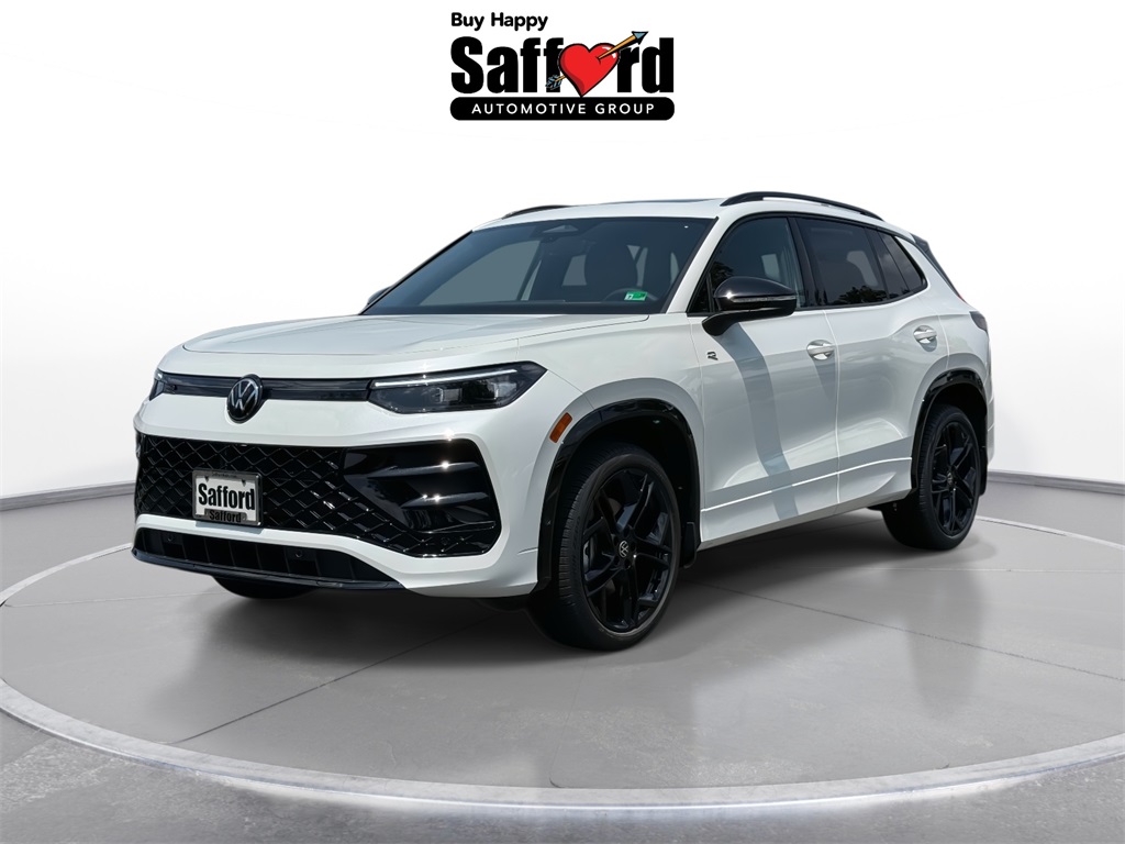 2025 Volkswagen Tiguan SE R-LINE BLACK's photo