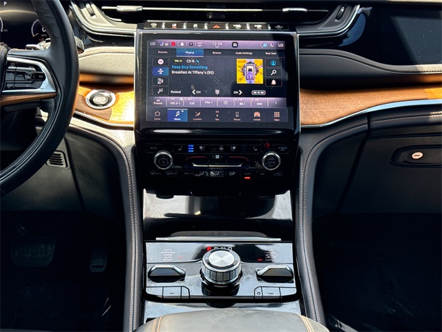 2023 Jeep Grand Cherokee Summit photo 13