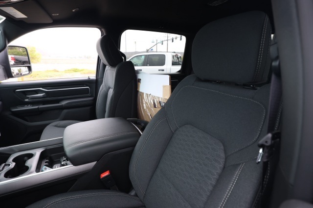 New 2026 Granite Crystal Metallic Clear-Coat Exterior Paint RAM Big Horn/Lone Star image 14