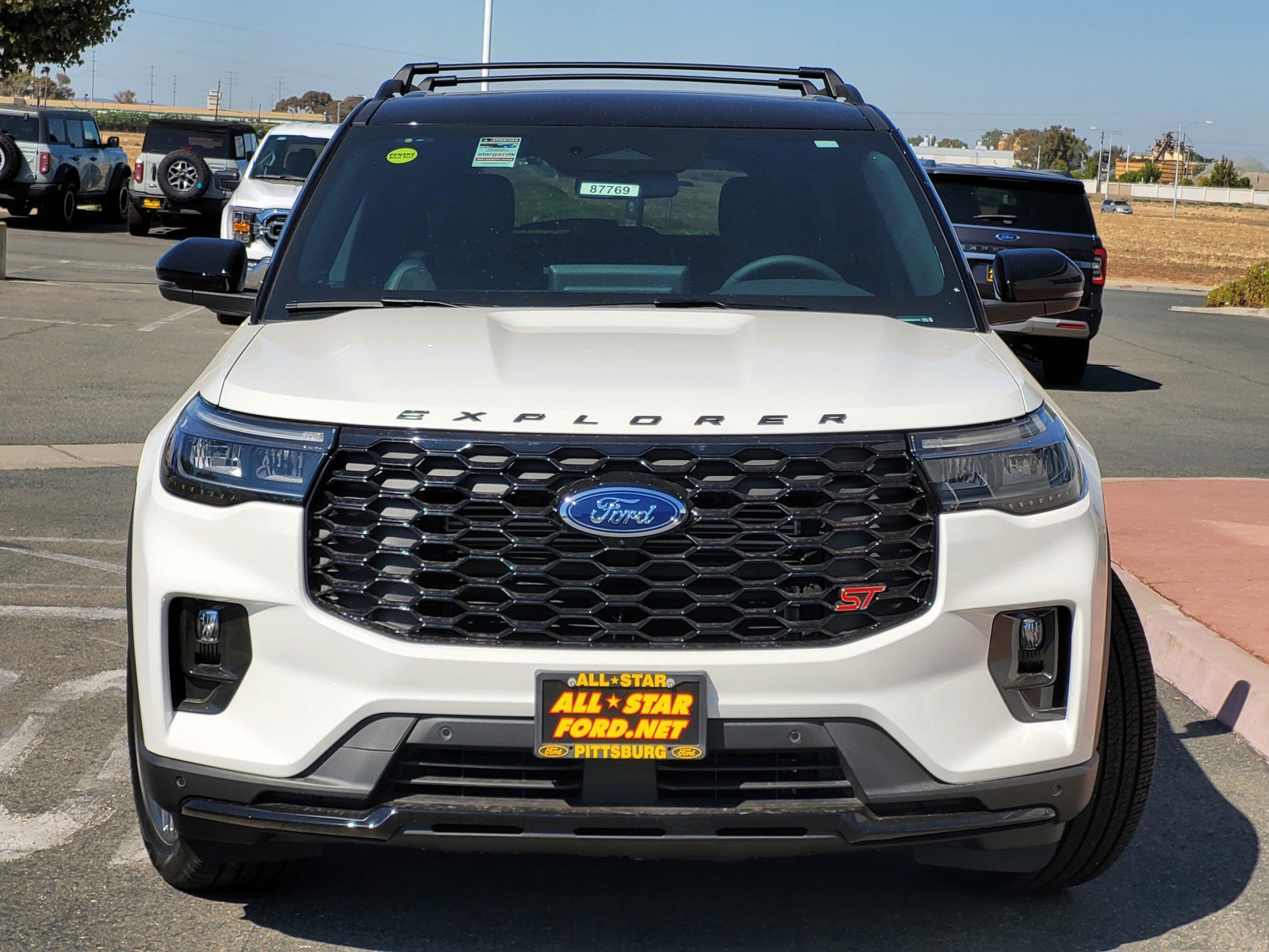 2025 Ford Explorer ST photo 2