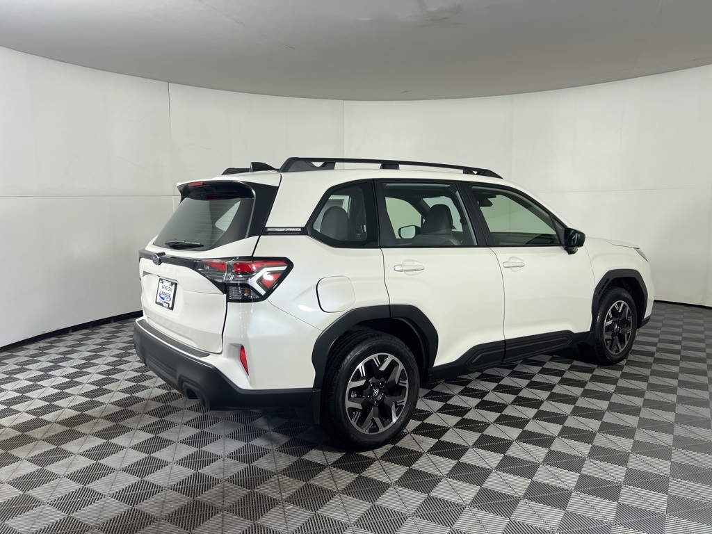 2025 Subaru Forester Base photo 5
