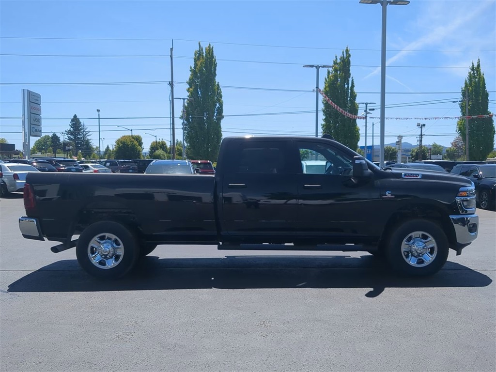 2025 Ram 3500 Tradesman photo 6