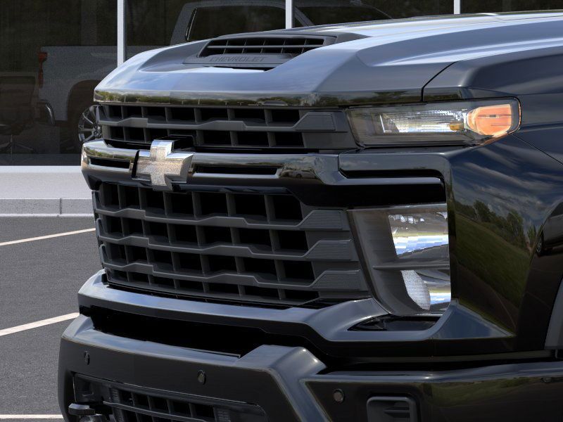 2025 Chevrolet Silverado 2500HD Custom photo 13