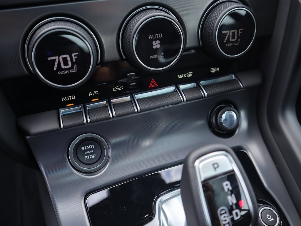 2024 Jaguar F-TYPE P450 photo 39