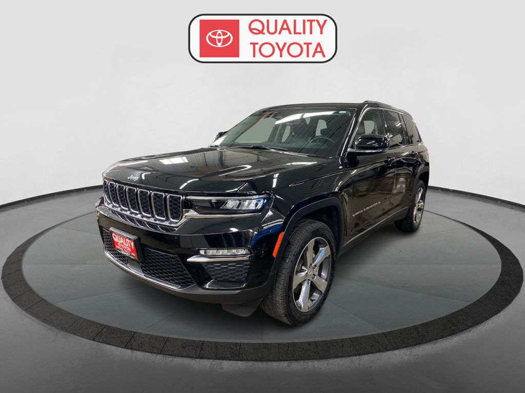 2022 Jeep Grand Cherokee Limited's photo