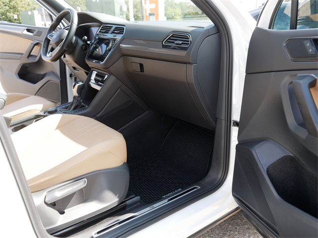2023 Volkswagen Tiguan SE R-Line Black photo 19