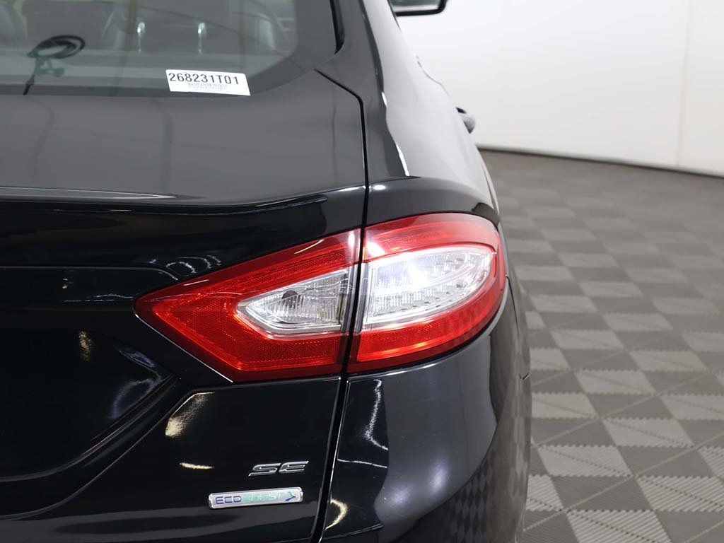2016 Ford Fusion SE photo 13