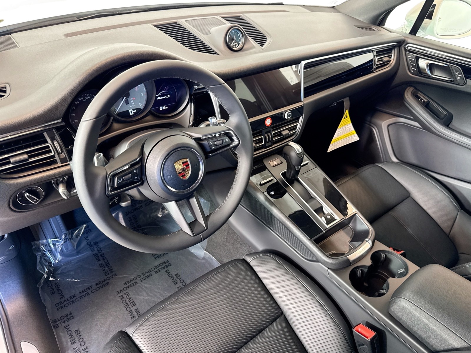 2025 Porsche Macan S photo 4