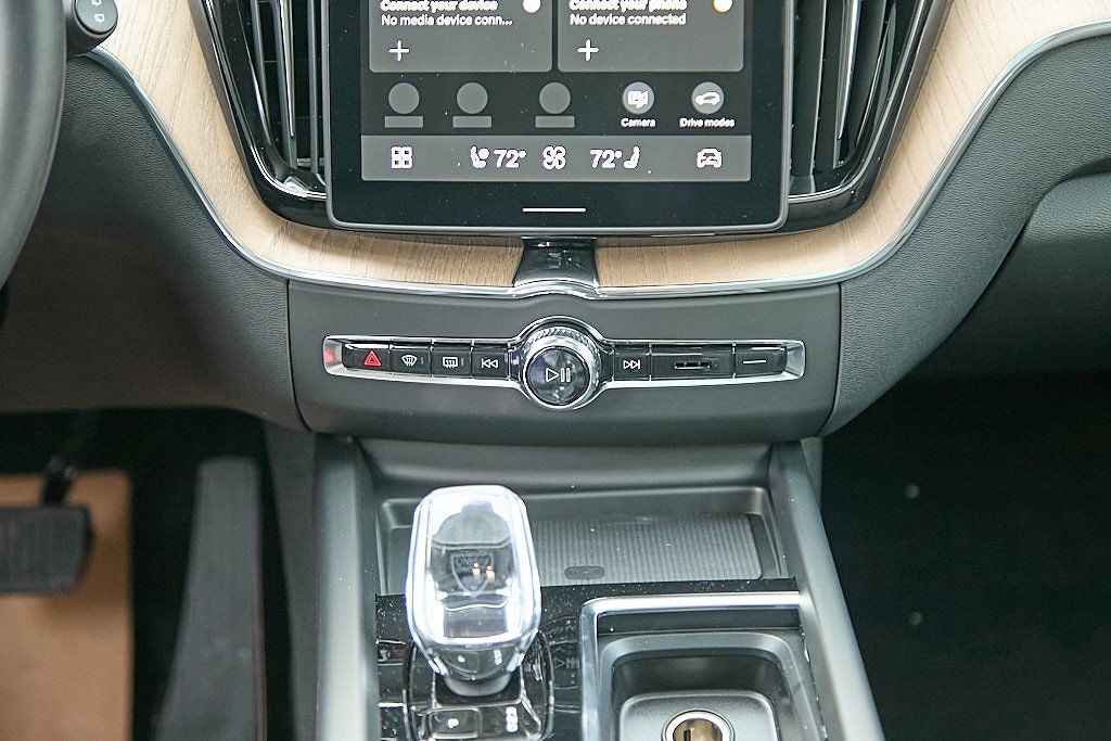 2026 VOLVO XC60 - Image 26