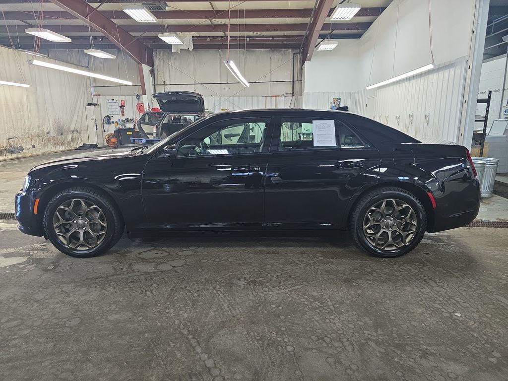 2018 Chrysler 300 S photo 2