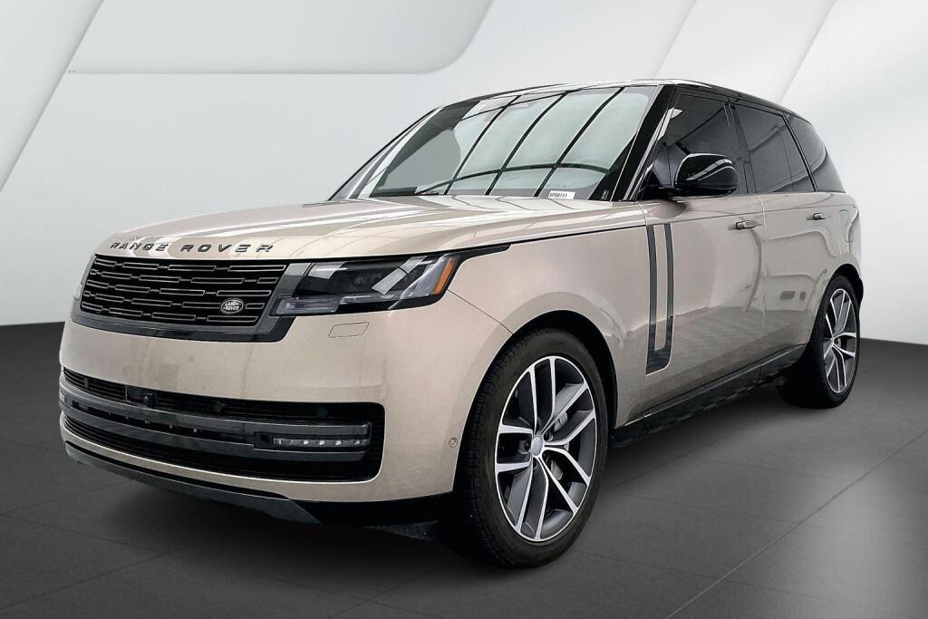 2025 Land Rover Range Rover SE's photo