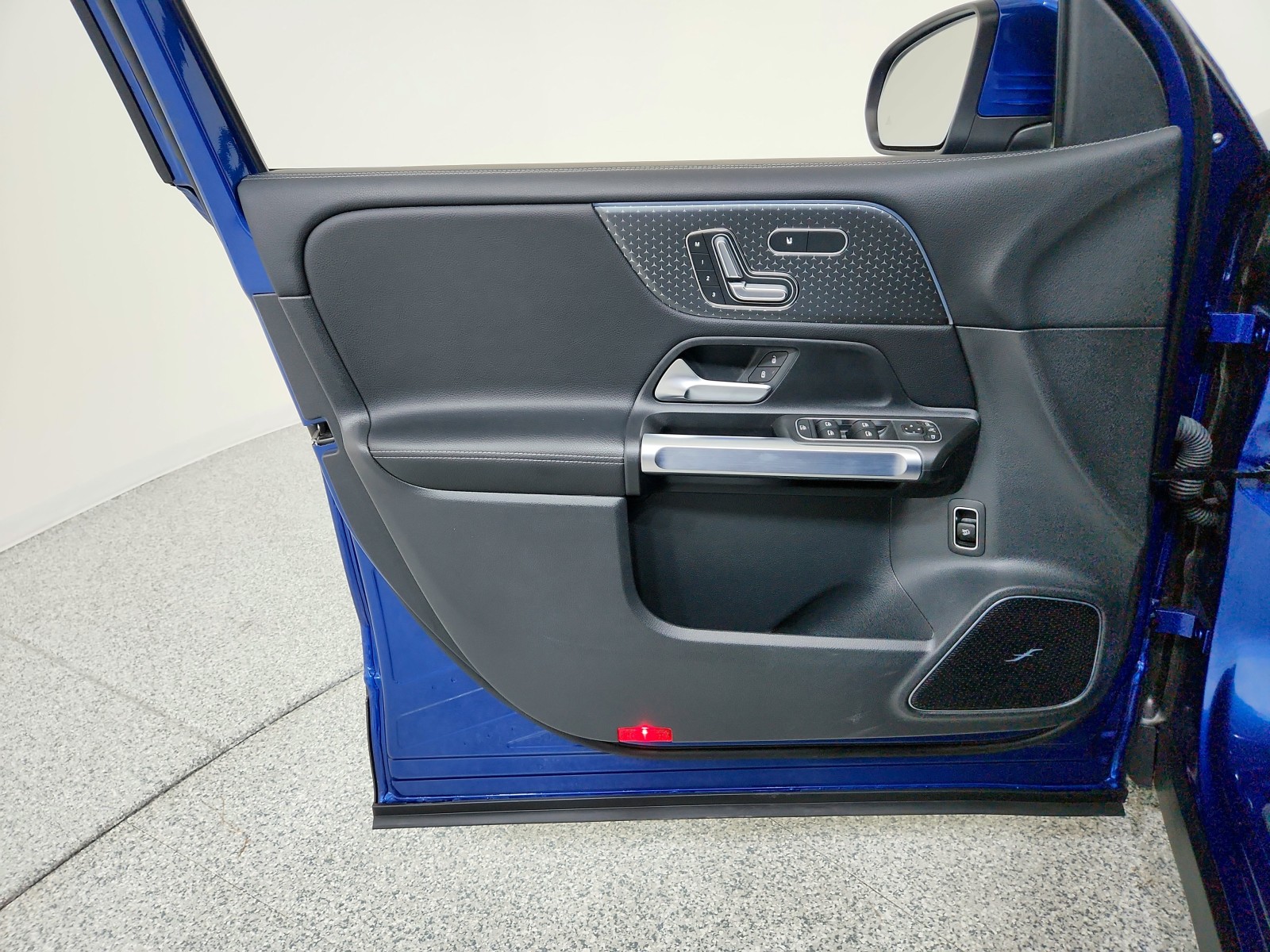 2024 Mercedes Benz GLB 250 photo 33