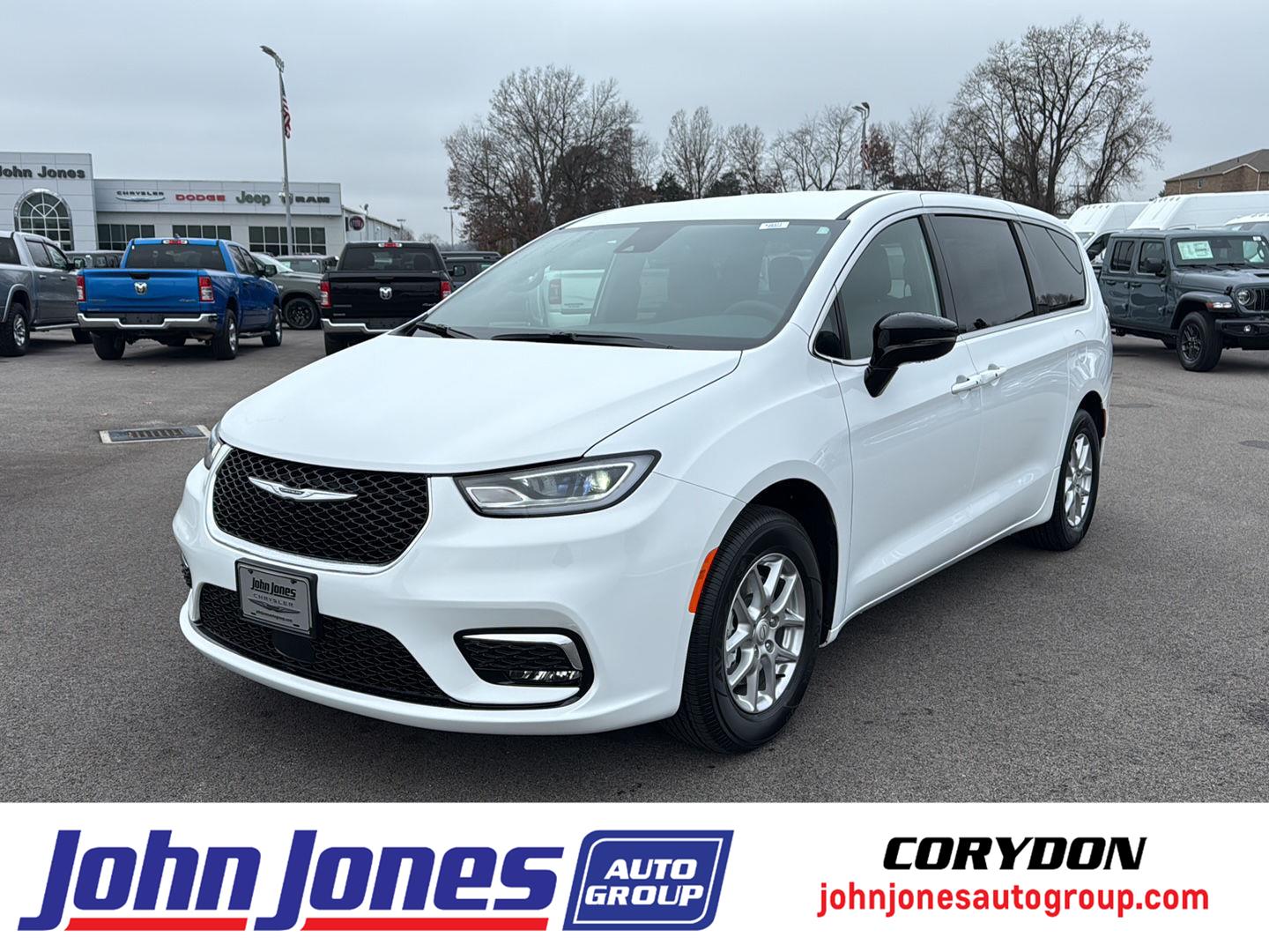 2026 Chrysler Pacifica Select's photo