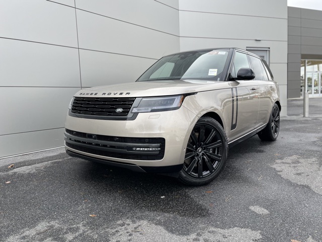 2025 Land Rover Range Rover SE photo 8