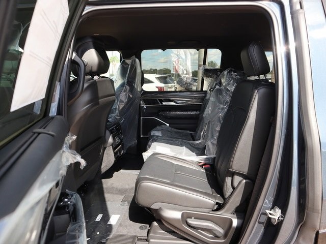 2024 Jeep Wagoneer Base photo 11