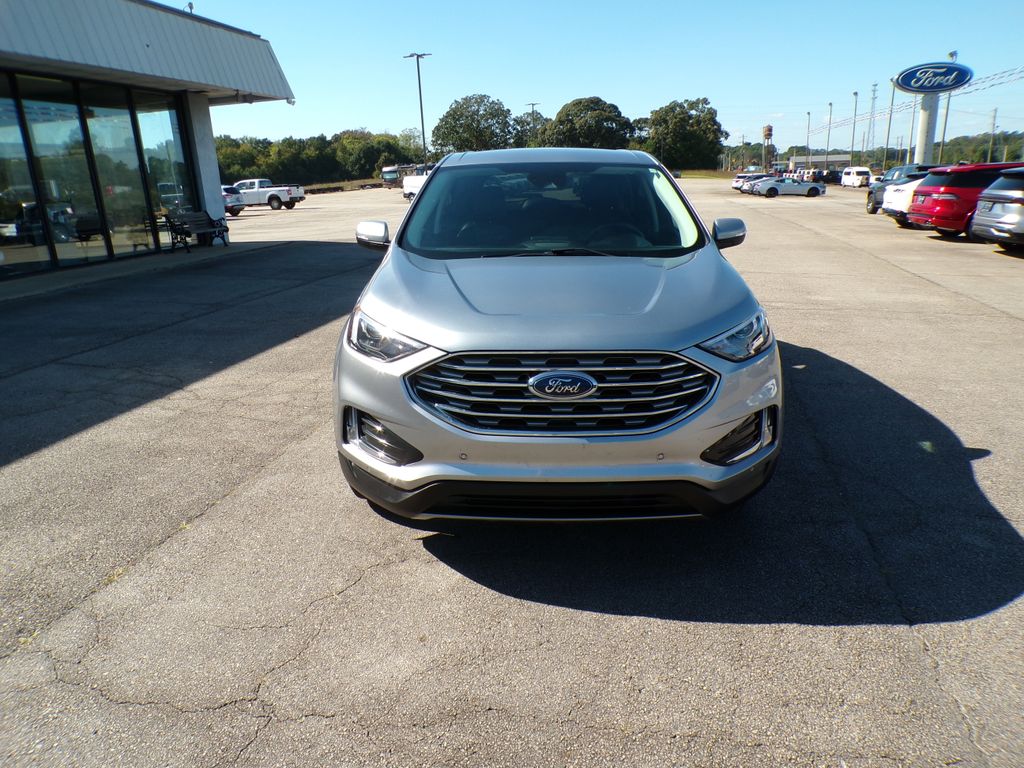 2024 Ford Edge Titanium's photo