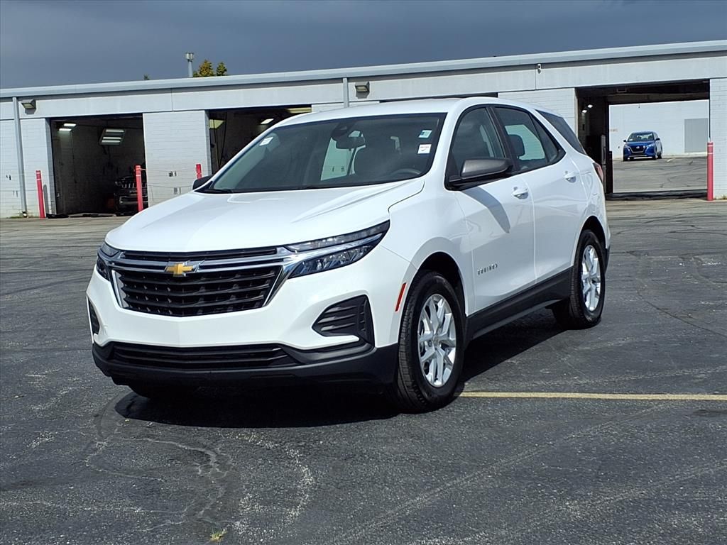 Used 2024 Chevrolet Equinox LS with VIN 3GNAXHEG9RL317464 for sale in Kansas City