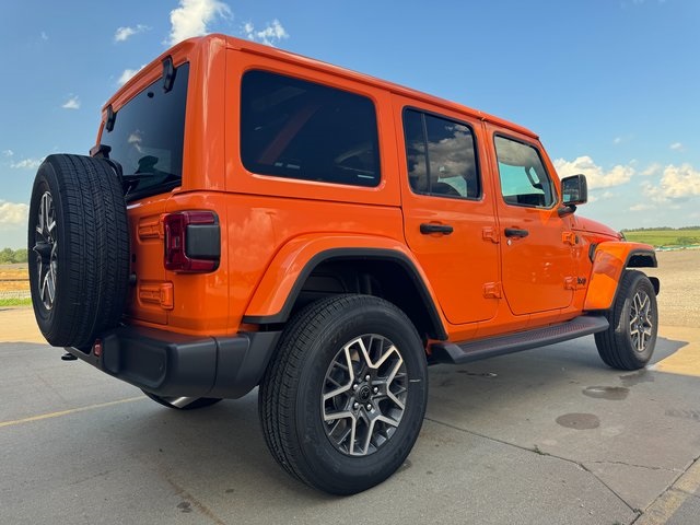 2025 Jeep Wrangler Sahara photo 3