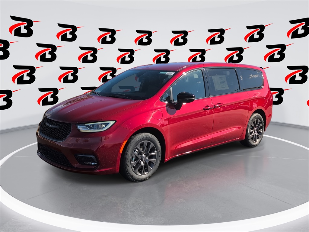 2026 Chrysler Pacifica PHEV Select's photo