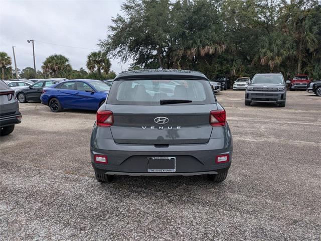 2026 Hyundai Venue SE photo 4
