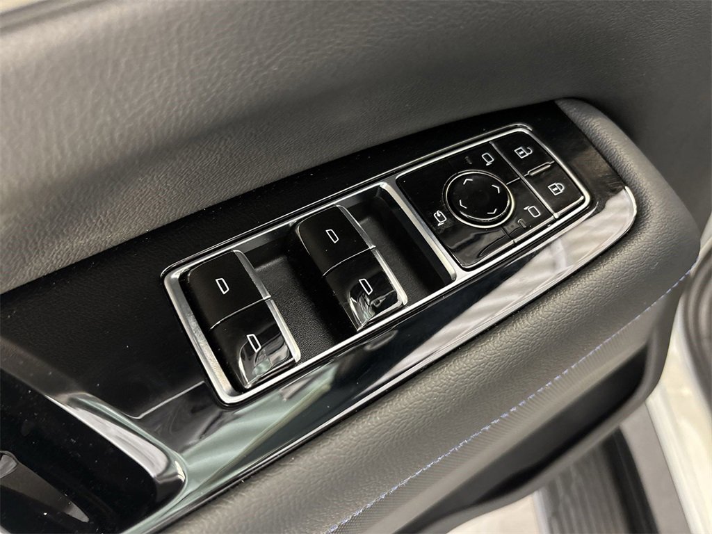 2025 Cadillac Escalade IQ Luxury photo 24