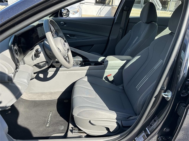2023 Hyundai Elantra SEL Convenience photo 15