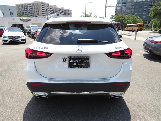 2025 Mercedes Benz GLA 250 4MATIC photo 3