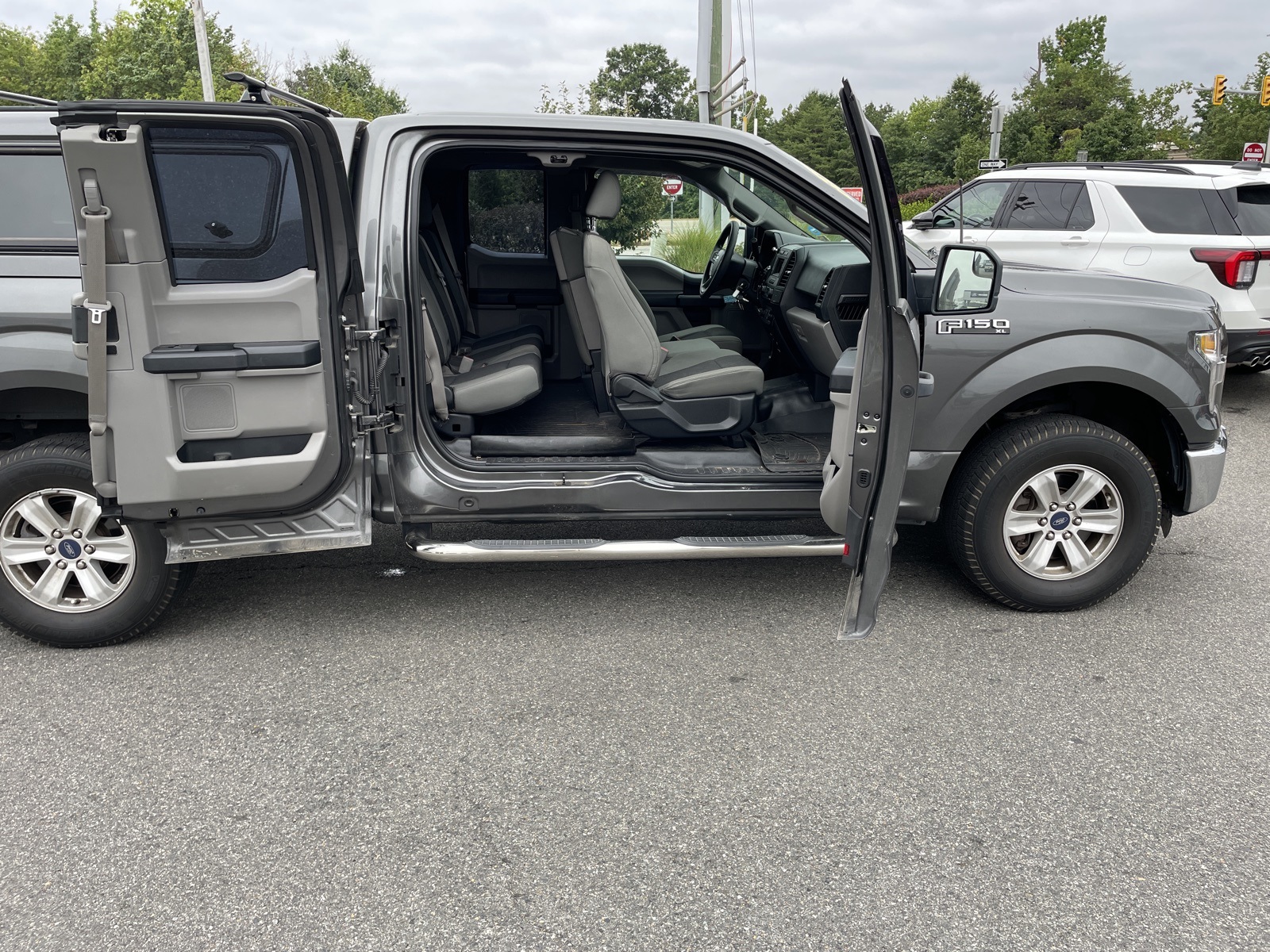 2015 Ford F-150 XLT photo 11