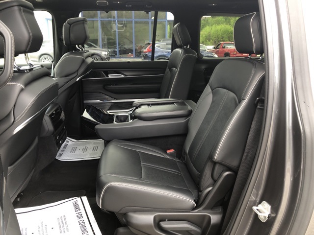 2024 Jeep Grand Wagoneer L II photo 24