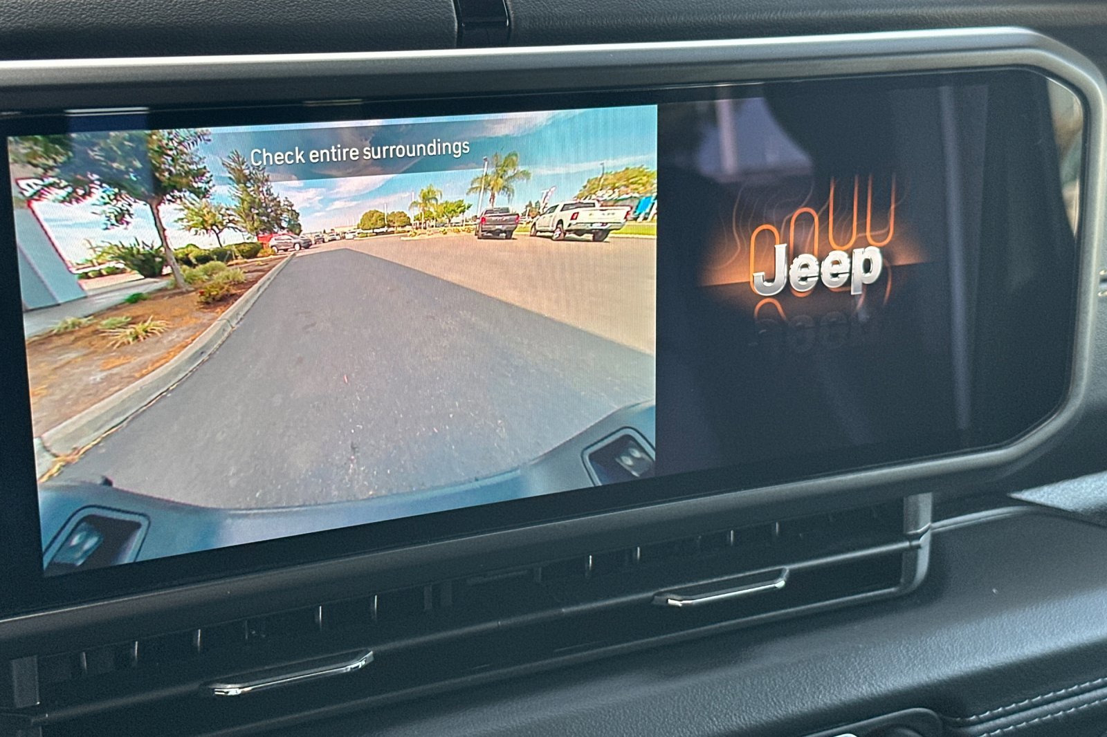 2025 Jeep Gladiator Tradesman photo 18