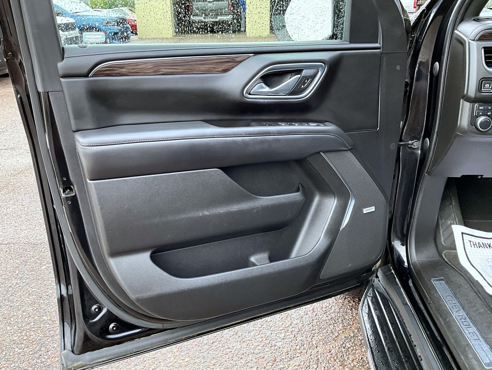 2021 Chevrolet Suburban LT photo 10