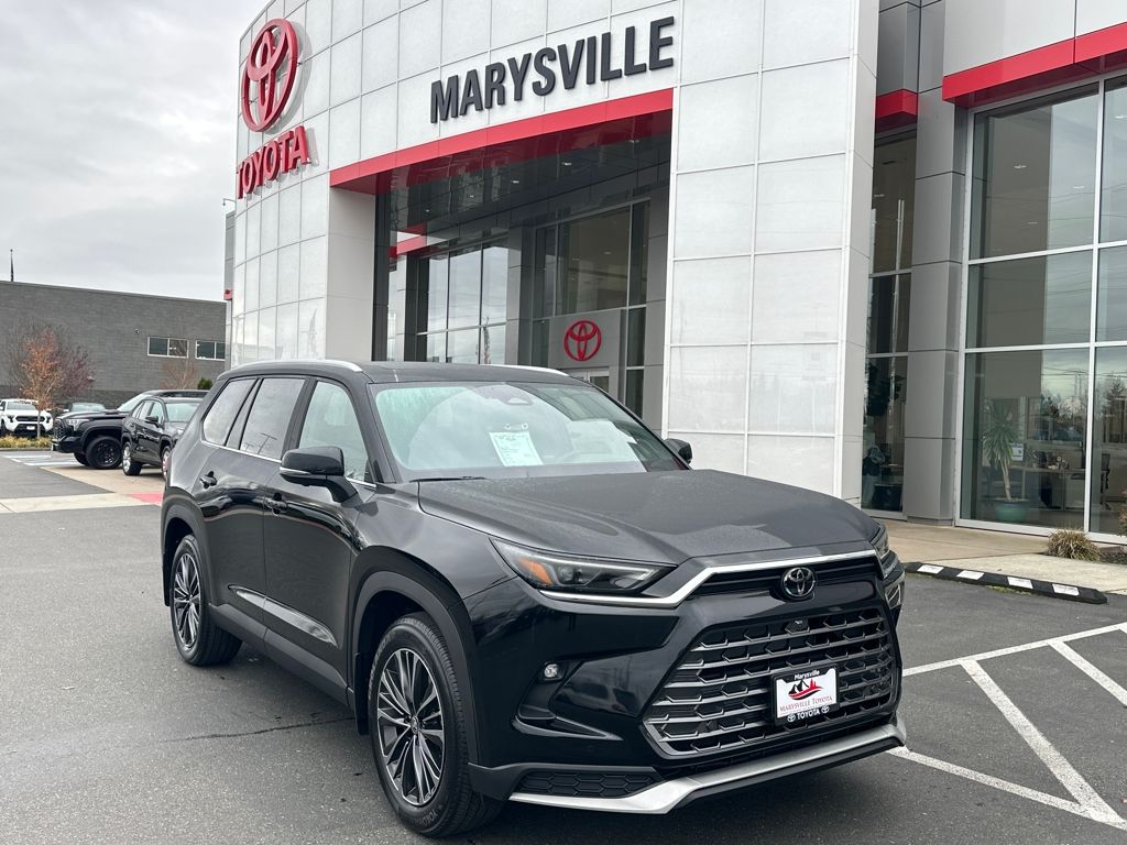 2026 Toyota Grand Highlander Platinum's photo