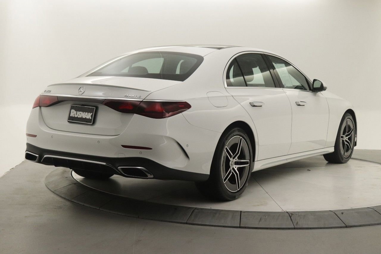 2025 Mercedes Benz E 350 4MATIC photo 4
