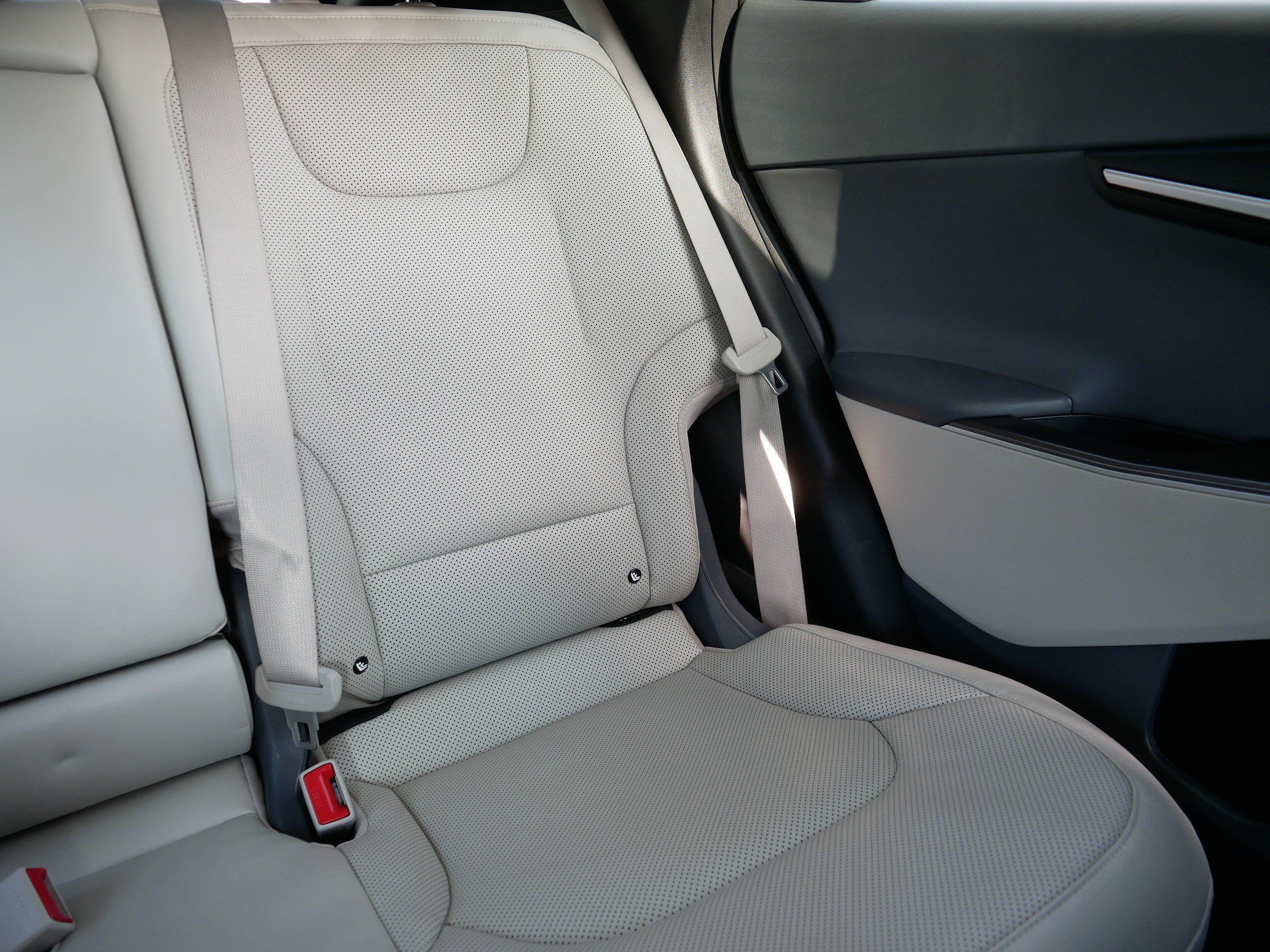 2022 Kia EV6 Wind photo 13