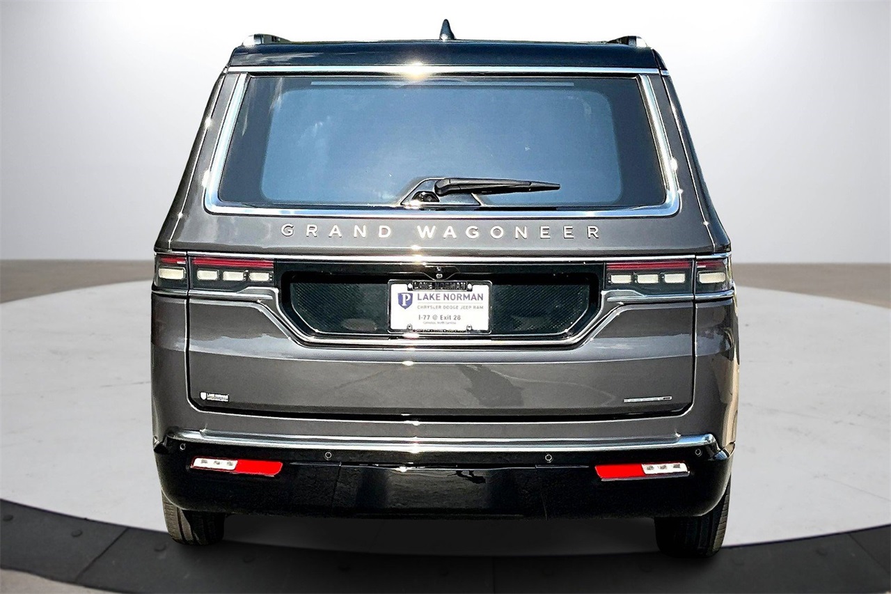 2024 Jeep Grand Wagoneer III photo 7