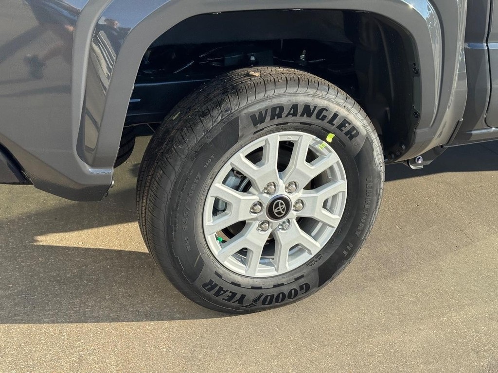 2025 Toyota Tacoma SR5 4x4 Double Cab photo 3