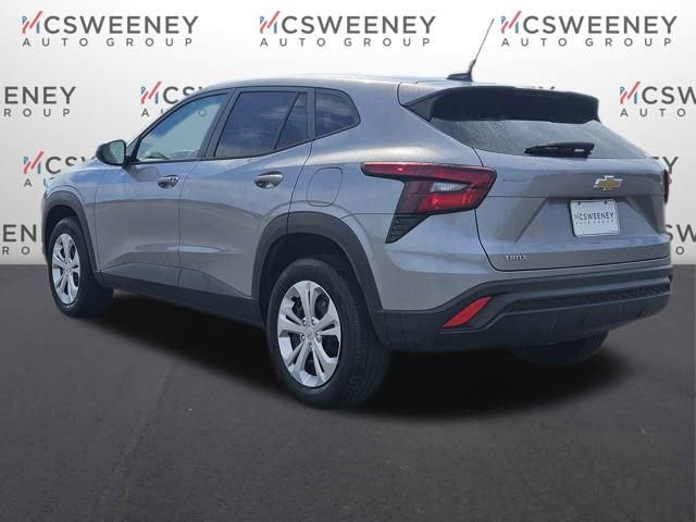 2024 Chevrolet Trax LS photo 3