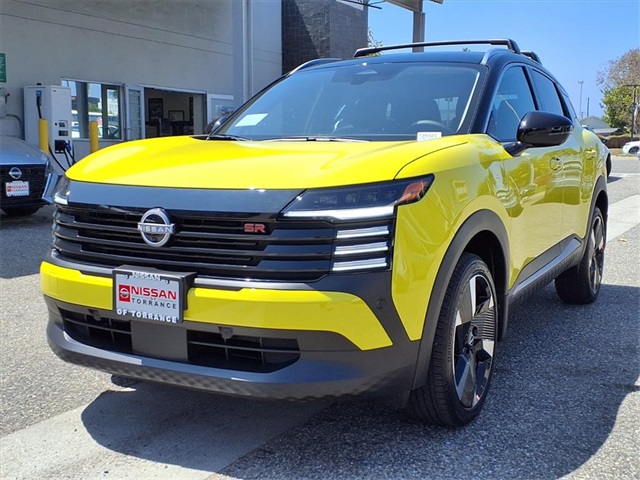 2026 Nissan Kicks SR photo 2