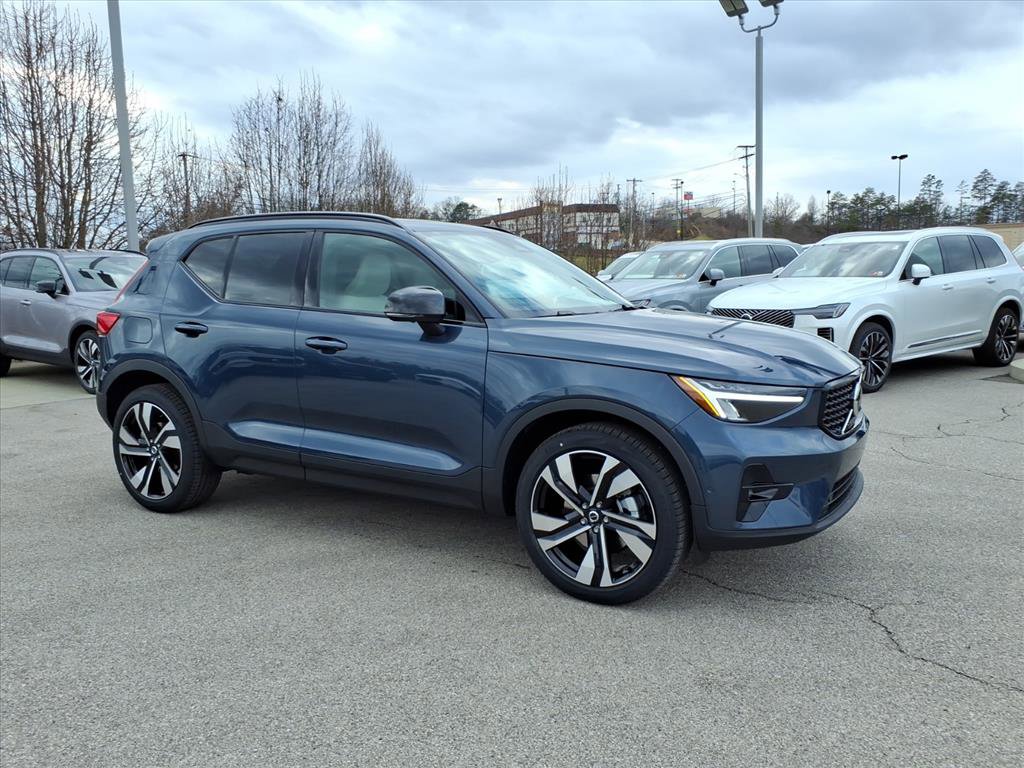 2026 Volvo XC40 Plus's photo
