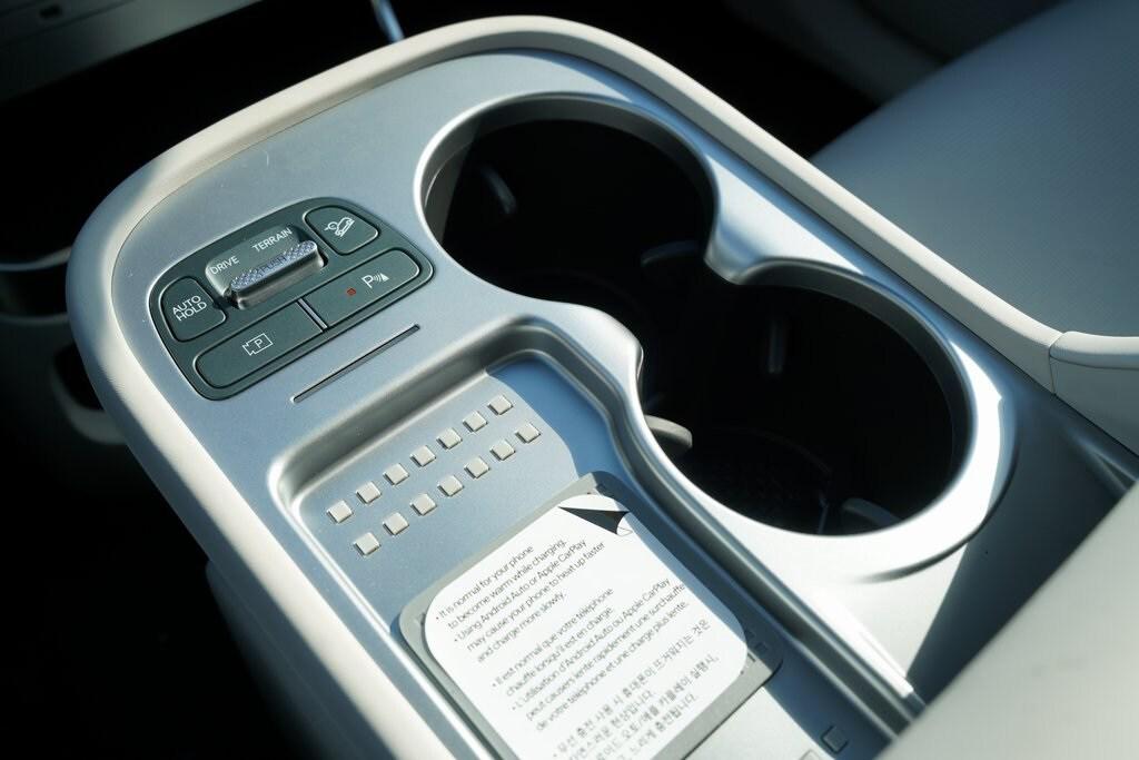 2026 Hyundai Ioniq SEL photo 26