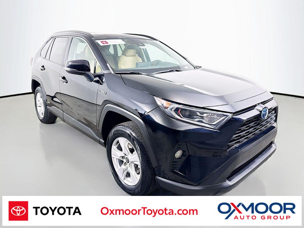 2021 Toyota RAV4 XLE's photo