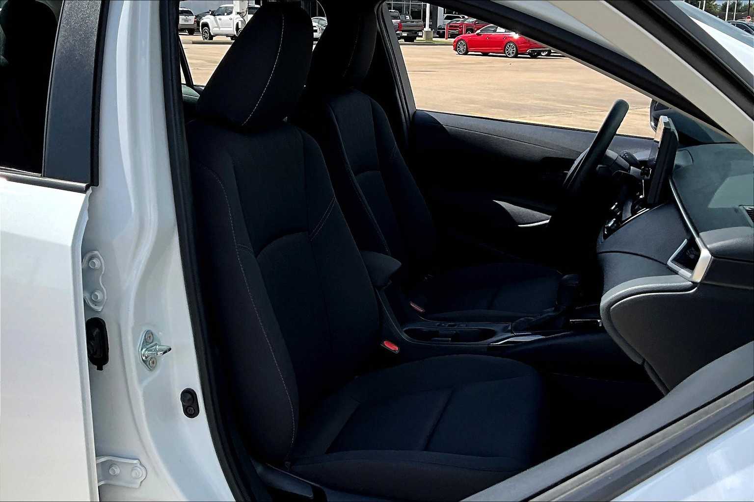 2024 Toyota Corolla LE photo 8