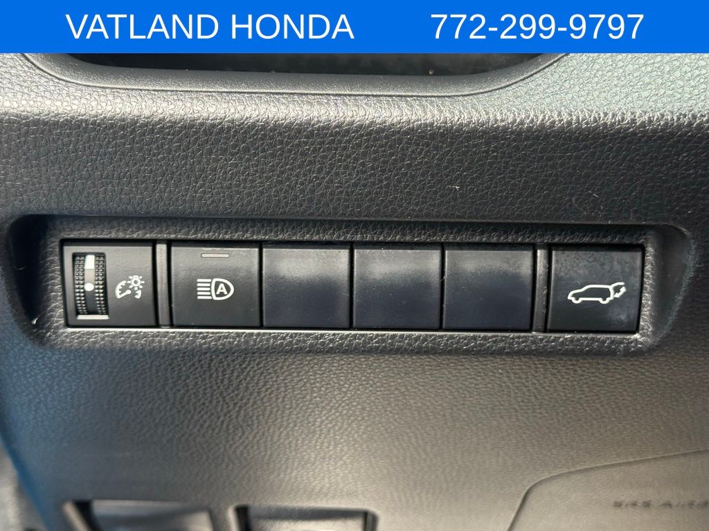 2019 Toyota RAV4 XLE photo 12