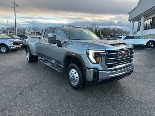 2025 GMC Sierra 3500HD SLT's photo