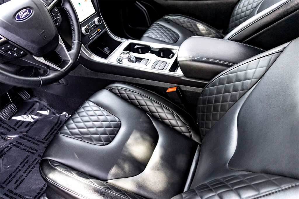 2024 Ford Edge Titanium photo 13
