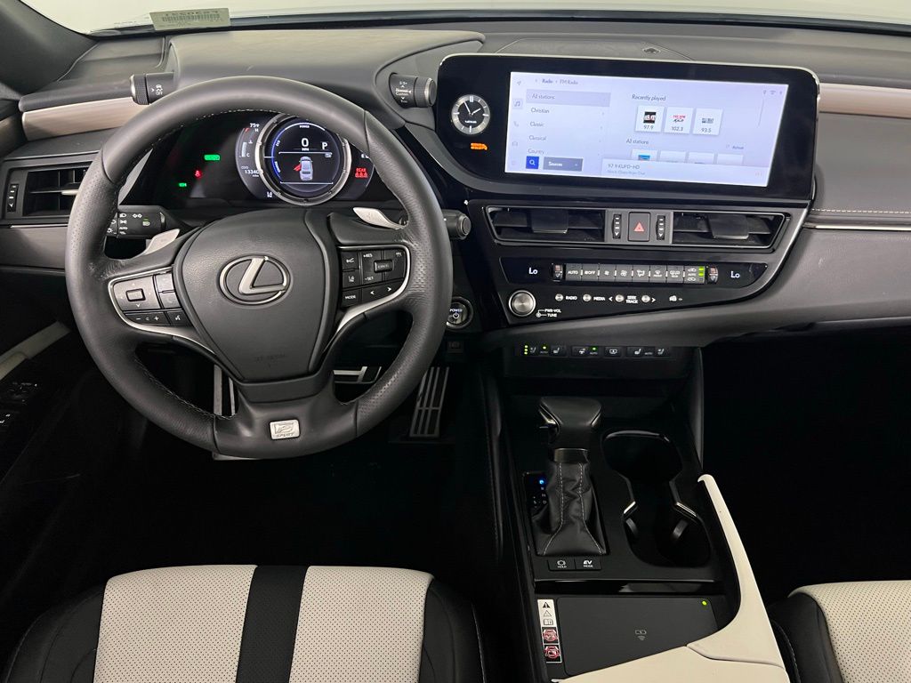 2023 Lexus ES 300h photo 11